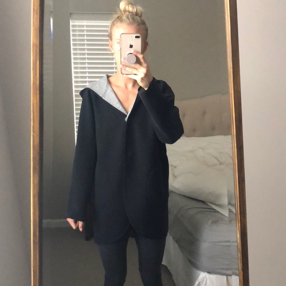 Reversible lululemon jacket in m/l